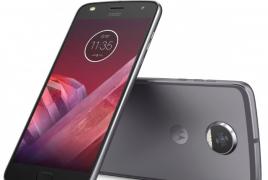 Motorola Moto Z2 Play: let's play with Moto at the same time